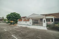 ShinChan Chill 14pax Homestay@Bukit Indah Hotell i 