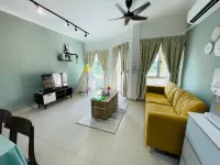 Tiara Desaru C23A (3 PAX ONLY) by UcomeStay - balcón