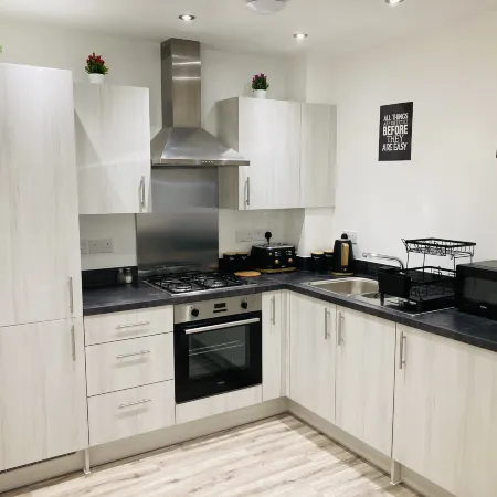 2 Bedroom Luxury Apartment! City Center with Free Parking!