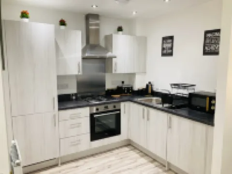 2 Bedroom Luxury Apartment! City Center with Free Parking!