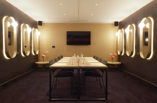 The BoTree London, Curio Collection by Hilton Geschäftseinrichtungen Photos