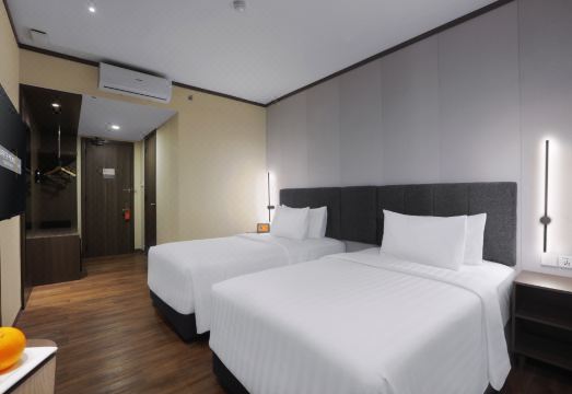 Harper Premier Nagoya Batam by ASTON