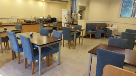 Homeinn Hotel (Chengdu Huaxi Medical University Yulin North Road Provincial Stadium Subway Station) Отели рядом с достопримечательностью «Sichuan Indoor Stadium»