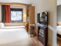 Ibis Madrid Alcobendas Отели рядом с достопримечательностью «Комплекс компании «Телефоника»»