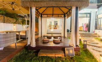 Weizhou lsland suxihuajian SeaView Hotel