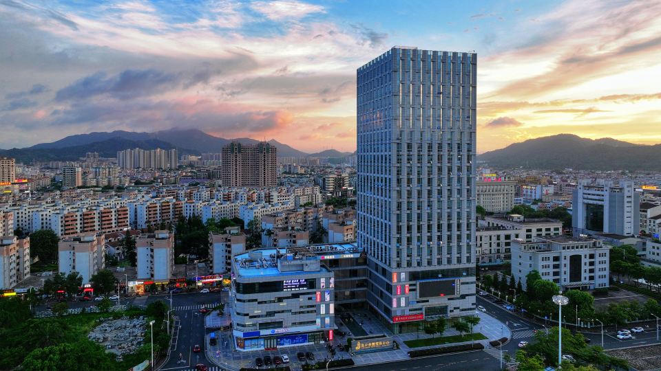 J Hotel