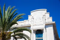Hyatt Regency Nice Palais de la Méditerranée Отели рядом с достопримечательностью «Парк Кастель Де До Руа»