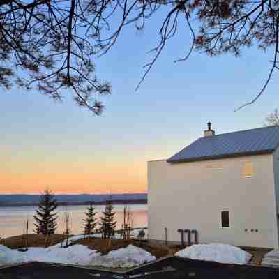 Sansui Lakeside Villa Hotel Exterior