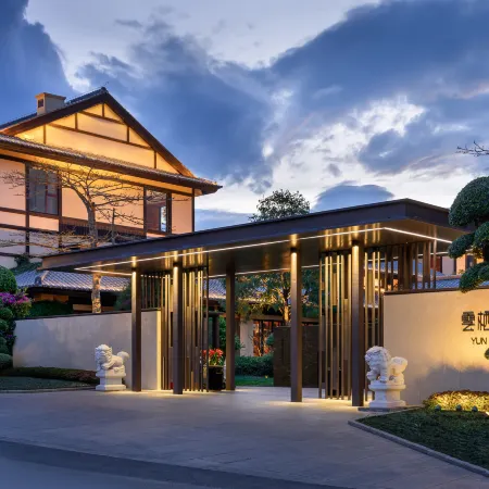 Jianshui Yanqi Lake Hotel