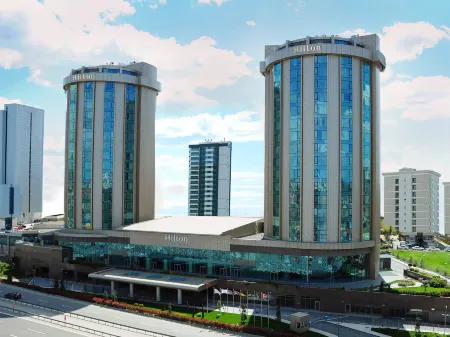 Hilton Istanbul Kozyatagi Отели рядом с достопримечательностью «Marmara University Institute of Neurological Sciences»