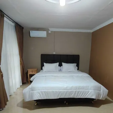 Griya Al Mukmin Отели в г. Pasar Kliwon