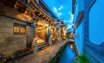 LIjiang Shiliushang Inn