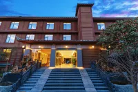 Mosuo Garden Lake Shore Panoramic View|Azure Ripples Vista Resort Hotel (Big Falling Water Village)