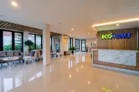 Golden Knight Suites | EcoHome Apartment - parking