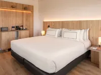 Melia Madrid Barajas Hotels near Barajas