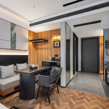 NATO ·QiXin Begonia Hotel (Hefei South Railway Station Store)