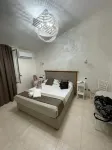 Bee Queen Hotel