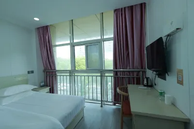 Junfa Hotel (Nanjing Longmian Avenue Subway Station Branch) Hotels near Jiangsu Vocational Institute of Commerce (Jiangning Campus)
