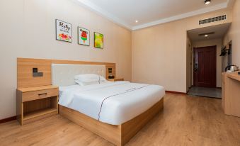 Yixuan Hotel (Xinxiang Changyuan Hongli Hospital Branch)