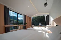 Moon Lake Pillow Creek Cloud House - balcony
