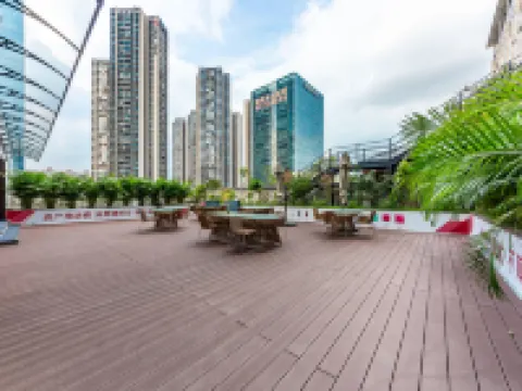 Ramada Plaza by Wyndham Shenzhen North Hotels near Shenzhenbei Railway Station