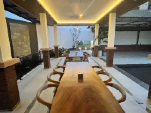 Abriki Village โรงแรมในโวโนโซโบ