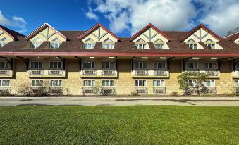 Canmore Inn & Suites