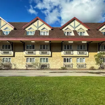 Canmore Inn & Suites