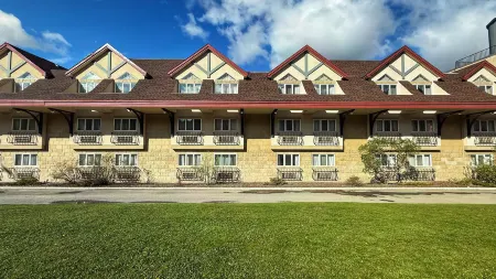 Canmore Inn & Suites