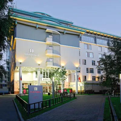 Mamaison All-Suites Spa Hotel Pokrovka (Мамаизон Покровка) Отели рядом с достопримечательностью ««Халяль»»