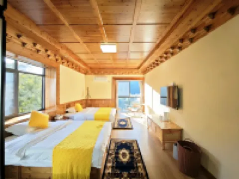 Heisha Zangmi Homestay (Zhonglu Tibetan Village)