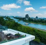 Guilin Mingjiang Hotel (Two Rivers and Four Lakes Elephant Trunk Hill)