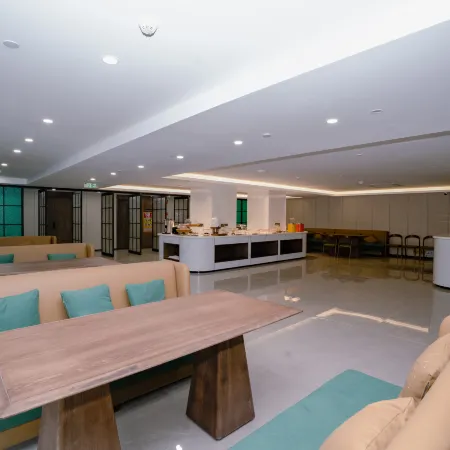 Boyuan Hotel (Lanzhou Old Street West Railway Station)