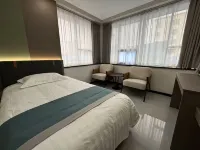 Yuexiang Light Luxury Hotel