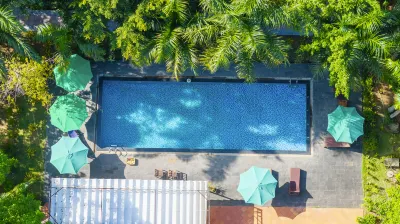 Green Bungalow Garden Resort Hotels near Dinh Cau temple