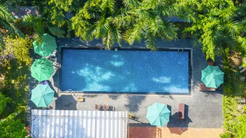 Green Bungalow Garden Resort