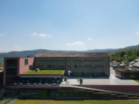 Winery & Design hotel ROXANICH فنادق في 