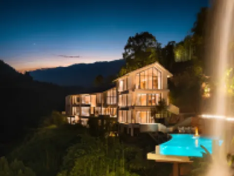 Su Ri Qinghe Cliff Waterfall Wild Luxury Hotel Hotels in Chishui
