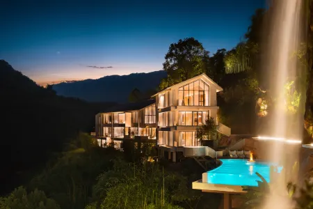 Su Ri Qinghe Cliff Waterfall Wild Luxury Hotel