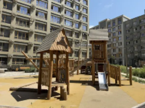 Elegant Meridian 41 Residence & Drinking Water