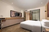 City Comfort Inn (Wuhan Baibuting) Hotels near Beach Park