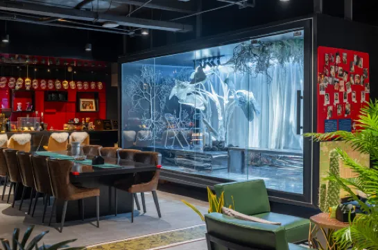 HÉONIC HOTEL & SUITES - Exclusive 2-3 Bedroom Family Suites+Curated Itineraries+Cat Coffee Mahlzeiten Photos