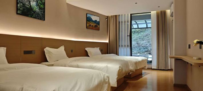 Jiaozi Mountain Riverside Homestay Hotels in Luquan