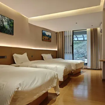 Jiaozi Mountain Riverside Homestay