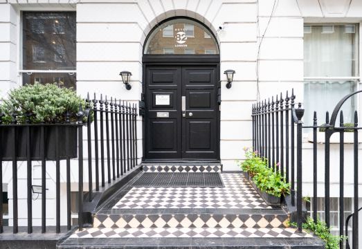 호텔 82 런던 대표 이미지