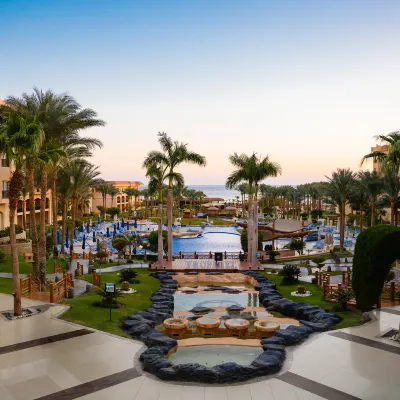 Tropitel Sahl Hasheesh Hotels near Grand Waterworld Makadi : Water Slides