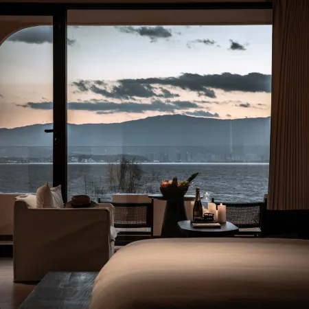 Dali Guiyu Holiday Villa Art Design Sea View Hotel