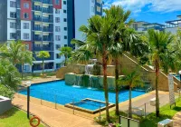 Swiss Garden Residences by NatureHome - piscine