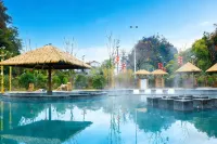 Hezhou Fuchuan Jiulongdong Wenquan Resort Hotel - Hot Springs
