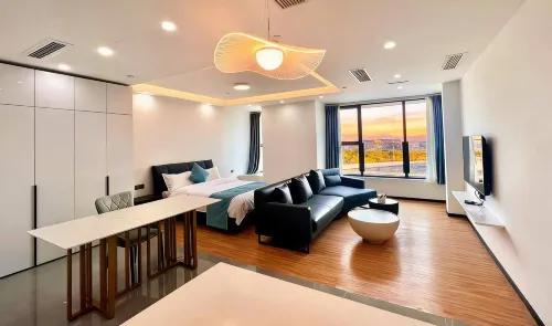 Honor First International Apartment (Poly Skyline)